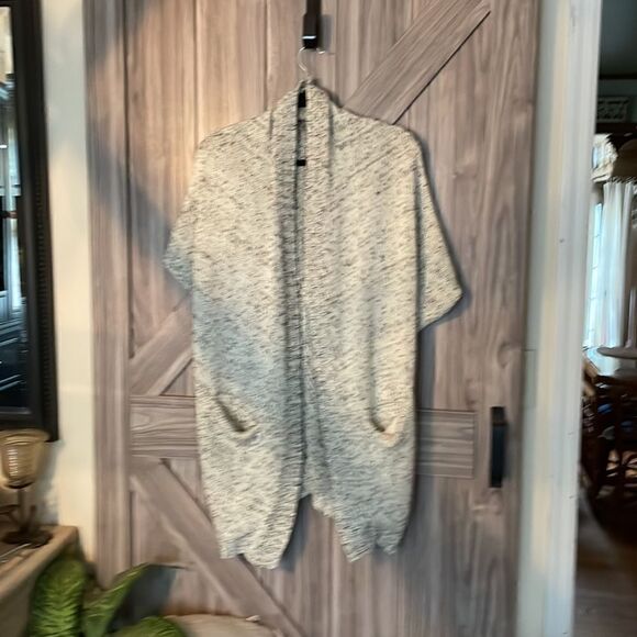 Moth m/l sweater vest with pockets  - Picture 1 of 10